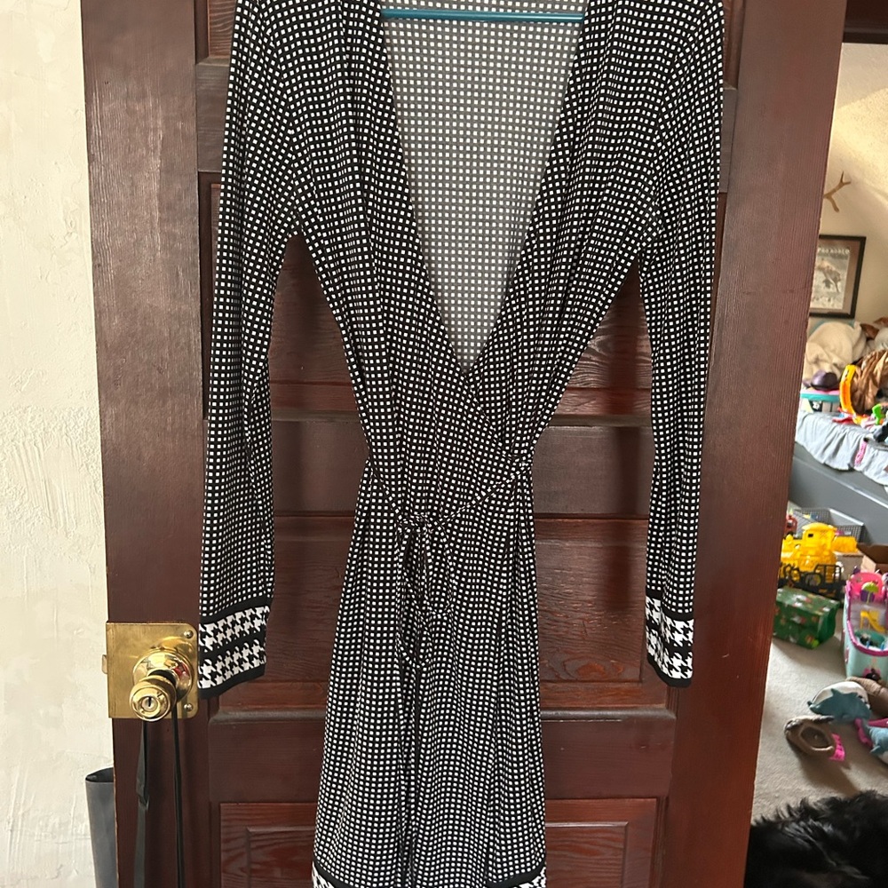 MICHAEL Michael Kors Black and White Sheath Wrap Dress